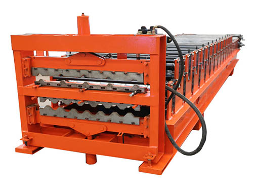 Exterior wall hanging board forming equipment